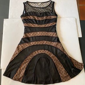 Nikibiki Medium Sleeveless Contour MIDI